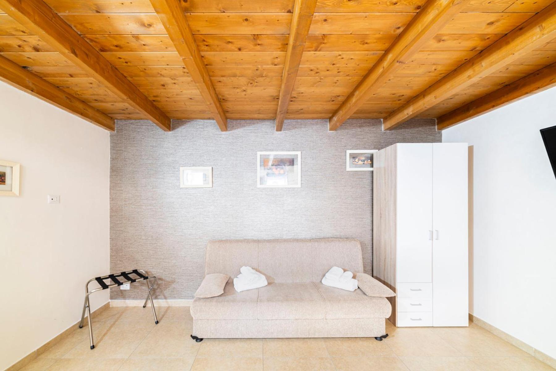 Bed and Breakfast Corso 138 - Sleep & Fly - By Domusextra Neapol Exteriér fotografie